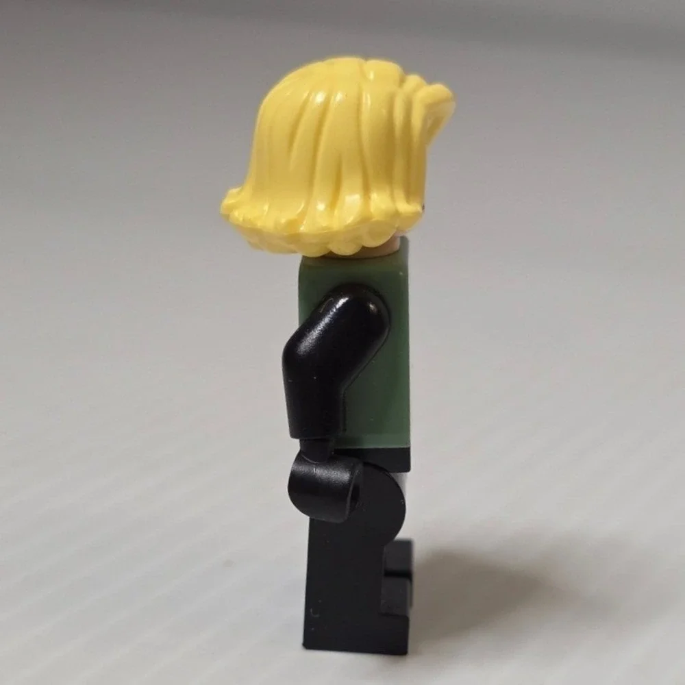 LEGO Marvel Black Widow Blonde Hair Green Vest‎ Minifigure